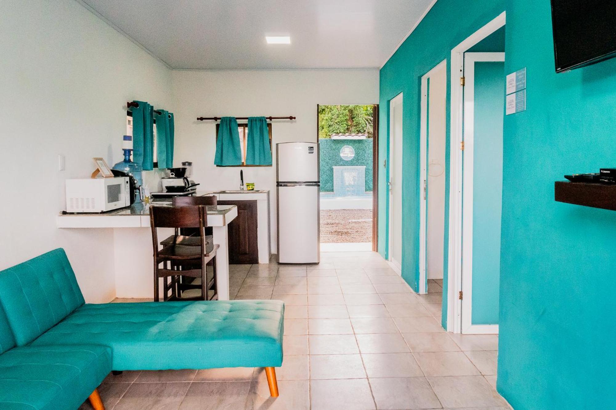 Ocean'S Breeze Apartment And Rooms Puerto Viejo de Talamanca Exterior photo