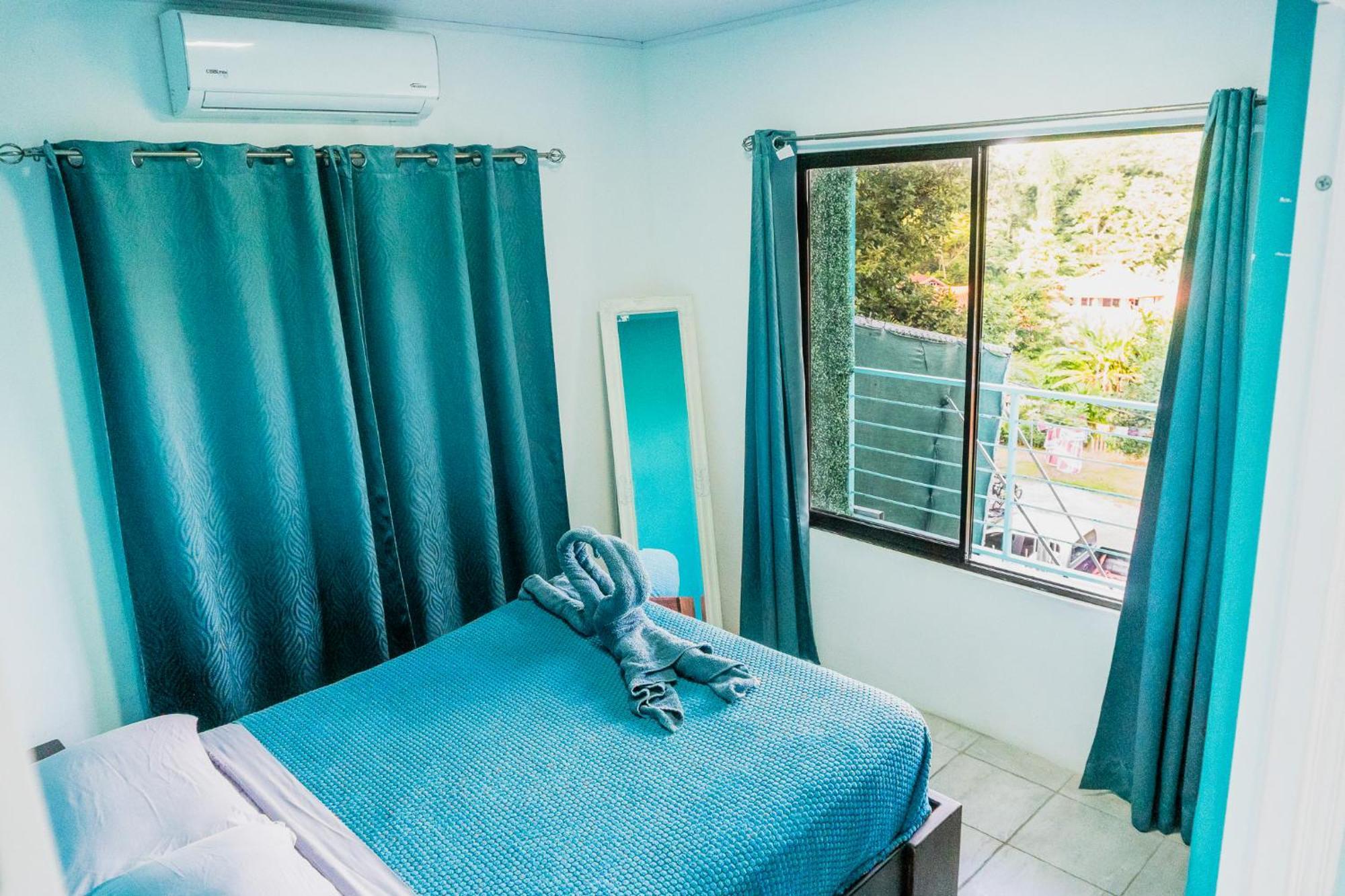 Ocean'S Breeze Apartment And Rooms Puerto Viejo de Talamanca Exterior photo