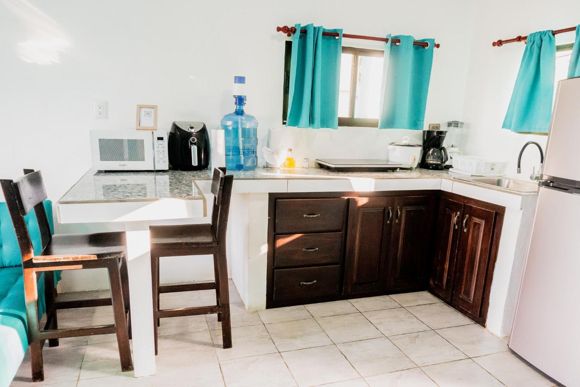 Ocean'S Breeze Apartment And Rooms Puerto Viejo de Talamanca Exterior photo